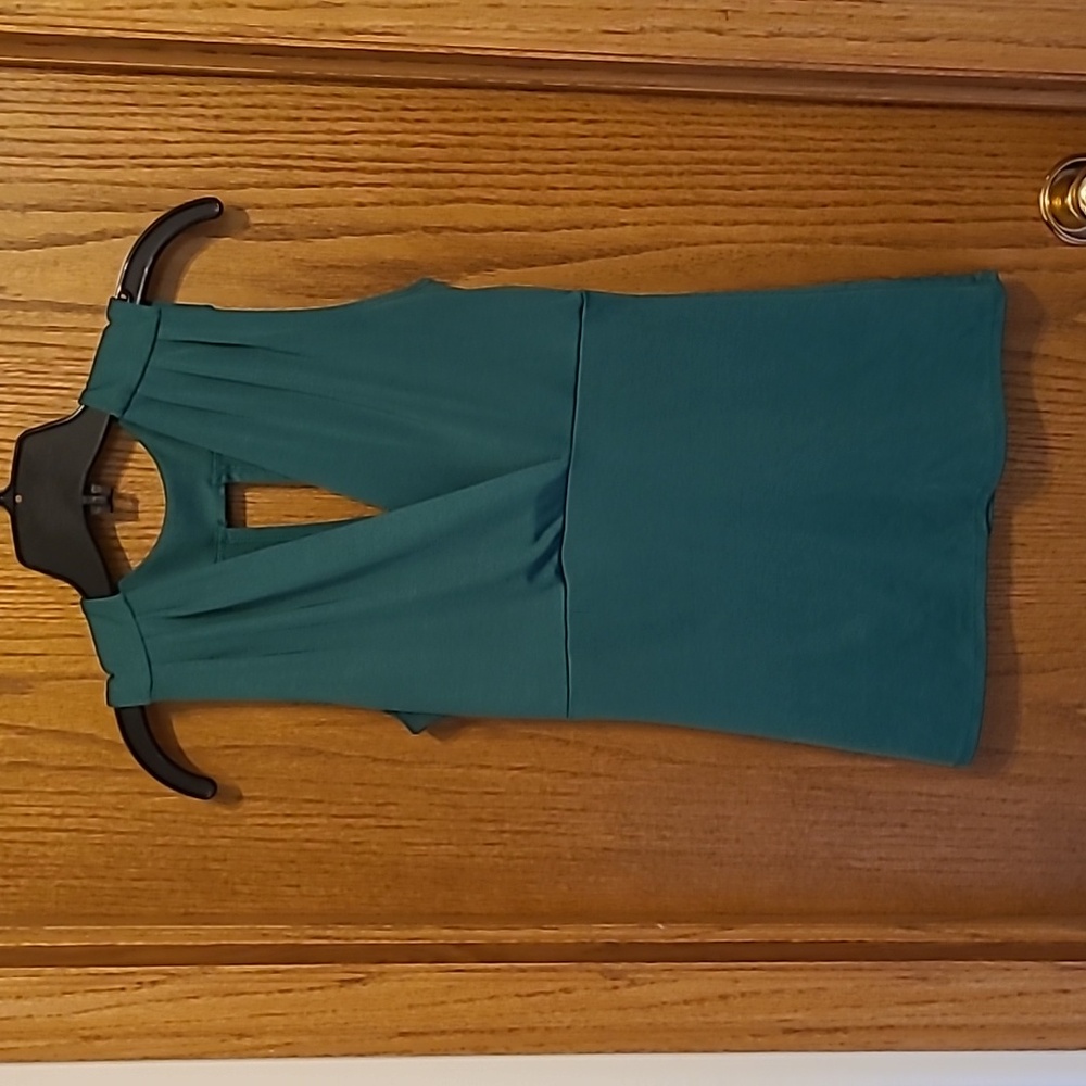 🍒2 for $12🍒 Ricki-s green sleeveless blouse size extra small